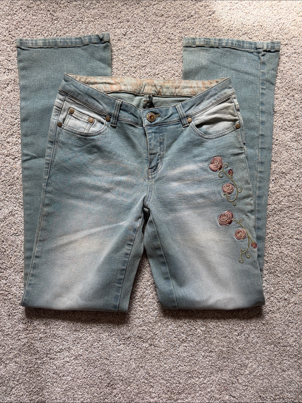 Women’s Y2K Denim Light Wash Embroidered Floral Jeans